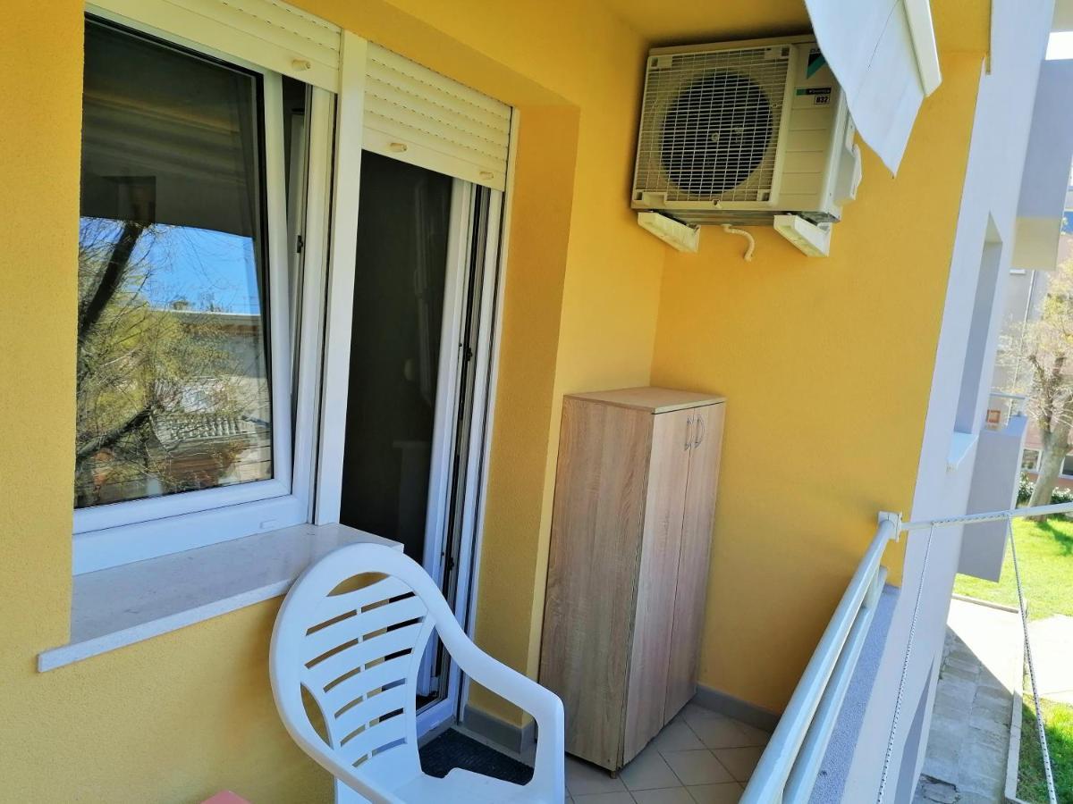 Bright & Cozy Pula Apartment ภายนอก รูปภาพ