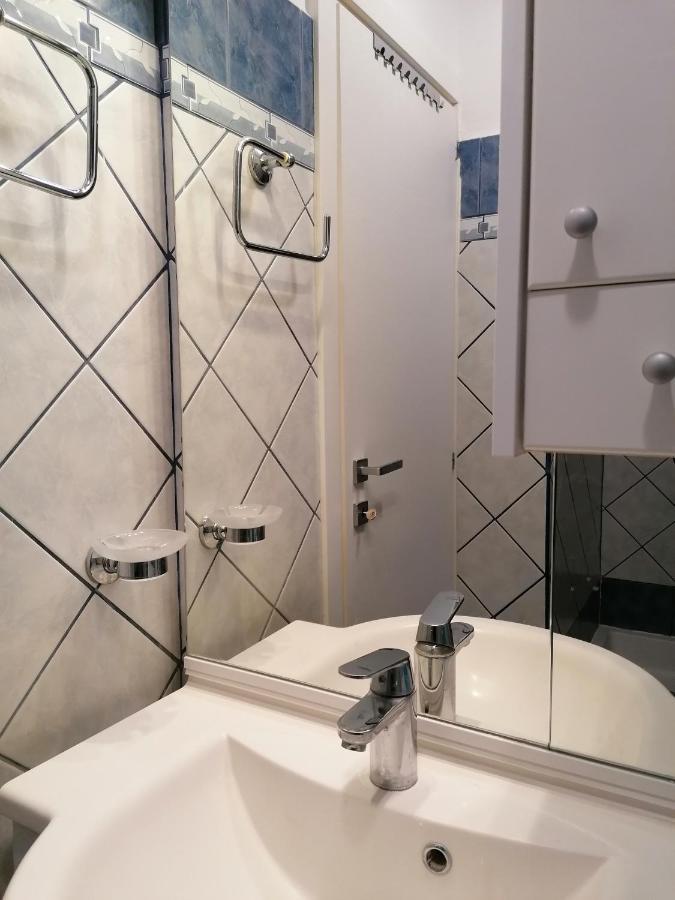 Bright & Cozy Pula Apartment ภายนอก รูปภาพ